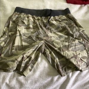 Men’s RHONE camo shorts